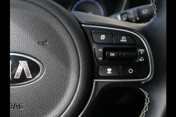 Kia e-Niro DynamicPlusLine 64 kWh | Schuif-kantel dak | Stoel-stuurverwarming | Carplay | Keyless | Navi | Cruise |