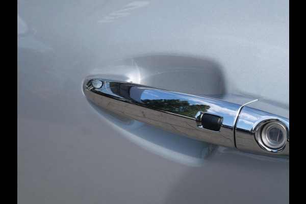 Kia e-Niro DynamicPlusLine 64 kWh | Schuif-kantel dak | Stoel-stuurverwarming | Carplay | Keyless | Navi | Cruise |