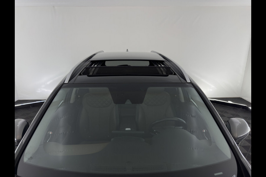 Hyundai Santa Fe 1.6 T-GDI Comfort Smart Sky AWD [ 7-Pers. ] {SoH-100%} (Plug-In) (INCL-BTW) *PANO | LEATHER | FULL-LED | ADAPTIVE-CRUISE | BLINDSPOT | MEMORY-PACK | DIGI-COCKPIT | SHIFTPADDLES | PRIVACYGLASS | NAVI-FULLMAP | KEYLESS | TOWBAR | CARBON | 19''ALU*