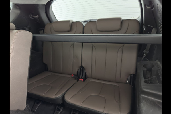 Hyundai Santa Fe 1.6 T-GDI Comfort Smart Sky AWD [ 7-Pers. ] {SoH-100%} (Plug-In) (INCL-BTW) *PANO | LEATHER | FULL-LED | ADAPTIVE-CRUISE | BLINDSPOT | MEMORY-PACK | DIGI-COCKPIT | SHIFTPADDLES | PRIVACYGLASS | NAVI-FULLMAP | KEYLESS | TOWBAR | CARBON | 19''ALU*
