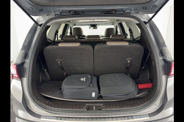 Hyundai Santa Fe 1.6 T-GDI Comfort Smart Sky AWD [ 7-Pers. ] {SoH-100%} (Plug-In) (INCL-BTW) *PANO | LEATHER | FULL-LED | ADAPTIVE-CRUISE | BLINDSPOT | MEMORY-PACK | DIGI-COCKPIT | SHIFTPADDLES | PRIVACYGLASS | NAVI-FULLMAP | KEYLESS | TOWBAR | CARBON | 19''ALU*