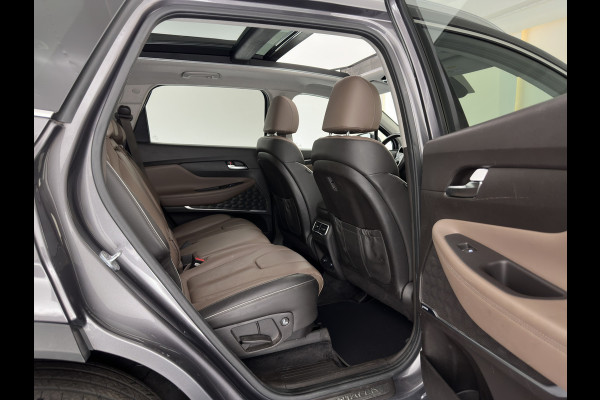 Hyundai Santa Fe 1.6 T-GDI Comfort Smart Sky AWD [ 7-Pers. ] {SoH-100%} (Plug-In) (INCL-BTW) *PANO | LEATHER | FULL-LED | ADAPTIVE-CRUISE | BLINDSPOT | MEMORY-PACK | DIGI-COCKPIT | SHIFTPADDLES | PRIVACYGLASS | NAVI-FULLMAP | KEYLESS | TOWBAR | CARBON | 19''ALU*