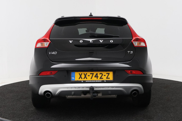 Volvo V40 Cross Country 1.5 T3 Polar+ Luxury (PANORAMADAK, HARMAN/KARDON, TREKHAAK, STOELVERWARMING, CAMERA, PARKEERSENSOREN)