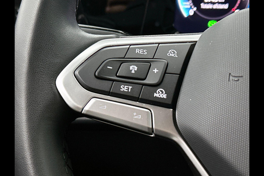 Volkswagen Golf 1.5 eTSI Black Line CAMERA | IQ Light + Grill | VIRTUAL