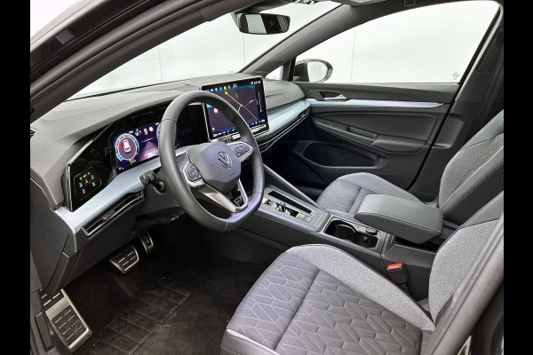 Volkswagen Golf 1.5 eTSI Black Line CAMERA | IQ Light + Grill | VIRTUAL