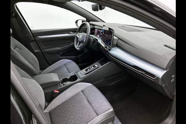 Volkswagen Golf 1.5 eTSI Black Line CAMERA | IQ Light + Grill | VIRTUAL
