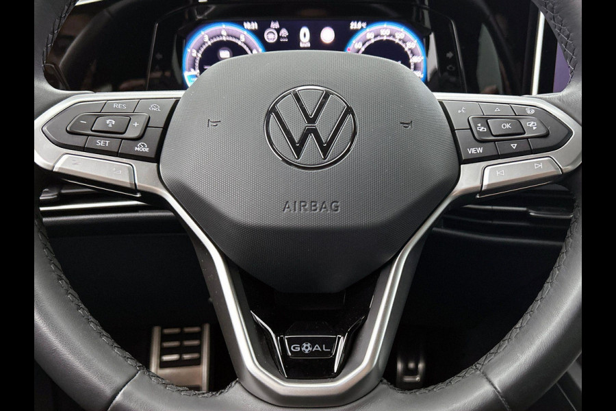 Volkswagen Golf 1.5 eTSI Black Line CAMERA | IQ Light + Grill | VIRTUAL