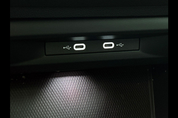 Volkswagen Golf 1.5 eTSI Black Line CAMERA | IQ Light + Grill | VIRTUAL