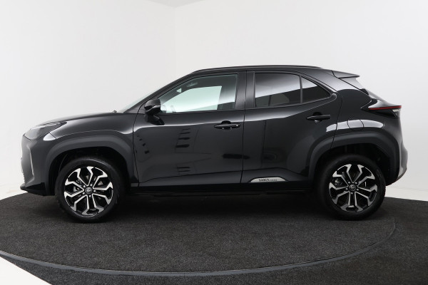 Toyota Yaris Cross 1.5 Hybrid 115 Dynamic (STOELVERWARMING, STUURVERWARMING, CAMERA, ADAPTIEVE CRUISE CONTROL, PARKEERSENSOREN)