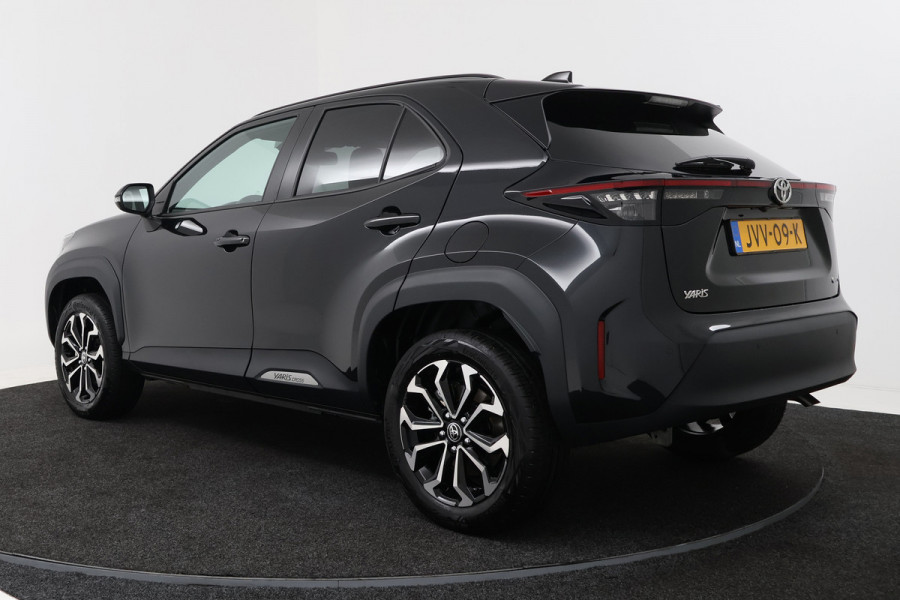 Toyota Yaris Cross 1.5 Hybrid 115 Dynamic (STOELVERWARMING, STUURVERWARMING, CAMERA, ADAPTIEVE CRUISE CONTROL, PARKEERSENSOREN)