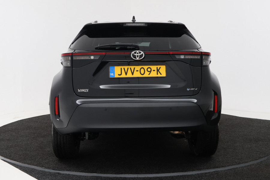 Toyota Yaris Cross 1.5 Hybrid 115 Dynamic (STOELVERWARMING, STUURVERWARMING, CAMERA, ADAPTIEVE CRUISE CONTROL, PARKEERSENSOREN)