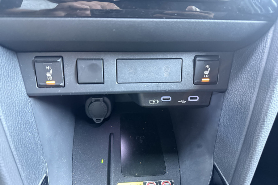 Toyota Yaris Cross 1.5 Hybrid 115 Dynamic (STOELVERWARMING, STUURVERWARMING, CAMERA, ADAPTIEVE CRUISE CONTROL, PARKEERSENSOREN)