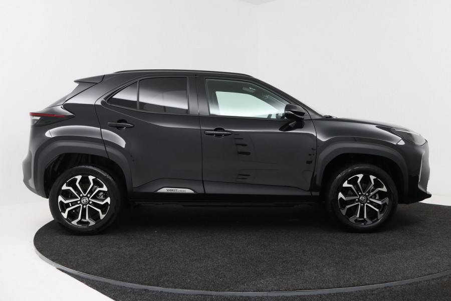Toyota Yaris Cross 1.5 Hybrid 115 Dynamic (STOELVERWARMING, STUURVERWARMING, CAMERA, ADAPTIEVE CRUISE CONTROL, PARKEERSENSOREN)