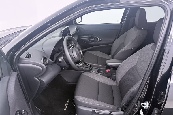 Toyota Yaris Cross 1.5 Hybrid 115 Dynamic (STOELVERWARMING, STUURVERWARMING, CAMERA, ADAPTIEVE CRUISE CONTROL, PARKEERSENSOREN)