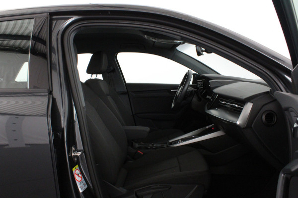 Audi A3 Sportback 40 TFSI e Edition > Plug-in hybride/Manhattangrijs/All season banden/12 maanden garantie
