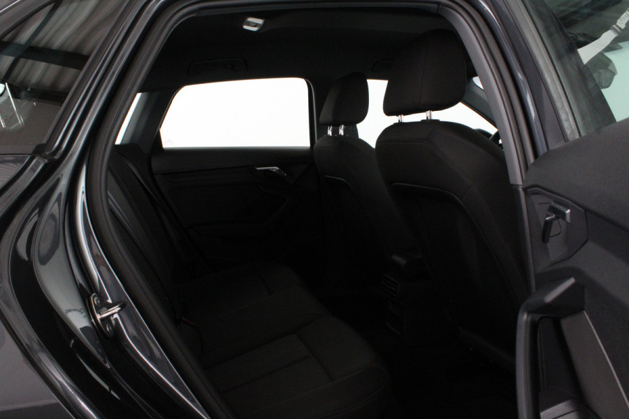 Audi A3 Sportback 40 TFSI e Edition > Plug-in hybride/Manhattangrijs/All season banden/12 maanden garantie