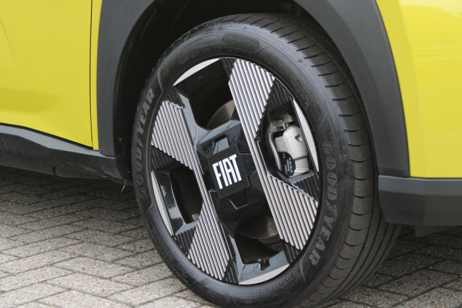 Fiat Grande Panda LA PRIMA 113PK 11 kW 44 kWh | WINTERPACK: STOEL/STUUR/VOORRUIT VERWARMING | DRAADLOZE APPLE CARPLAY/ANDROID AUTO | NAVIGATIE | ACHTERUITRIJCAMERA | PARKEERSENSOREN VOOR + ACHTER | DRAADLOZE TELEFOONLADER | LED KOPLAMPEN | CLIMATE CONTROL | 3-FASE | 17" LICHTMETALEN VELGEN | PRIVACY GLASS | ACHTERSPOILER |