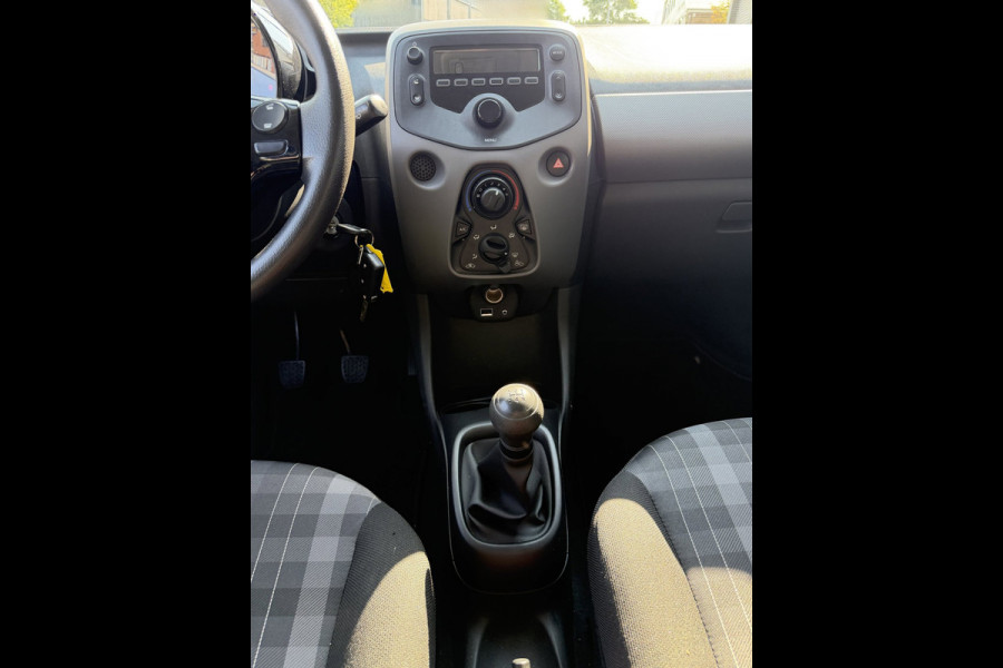 Peugeot 108 1.0 e-VTi Active - 25.000 km - 5Drs I Airco I LED / Xenon I Comfort pakket I Dealer onderhouden
