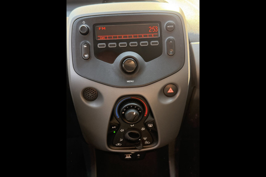 Peugeot 108 1.0 e-VTi Active - 25.000 km - 5Drs I Airco I LED / Xenon I Comfort pakket I Dealer onderhouden