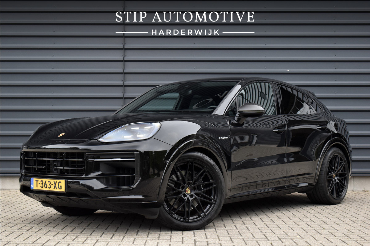 Porsche Cayenne Coupé 3.0 E-Hybrid Sport Design Carbon | Pano | Bijrijdersdisplay | ACC | Bose | 18-voudig Stoelen | 22'' Wielen |