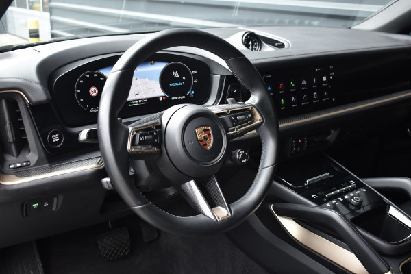 Porsche Cayenne Coupé 3.0 E-Hybrid Sport Design Carbon | Pano | Bijrijdersdisplay | ACC | Bose | 18-voudig Stoelen | 22'' Wielen |