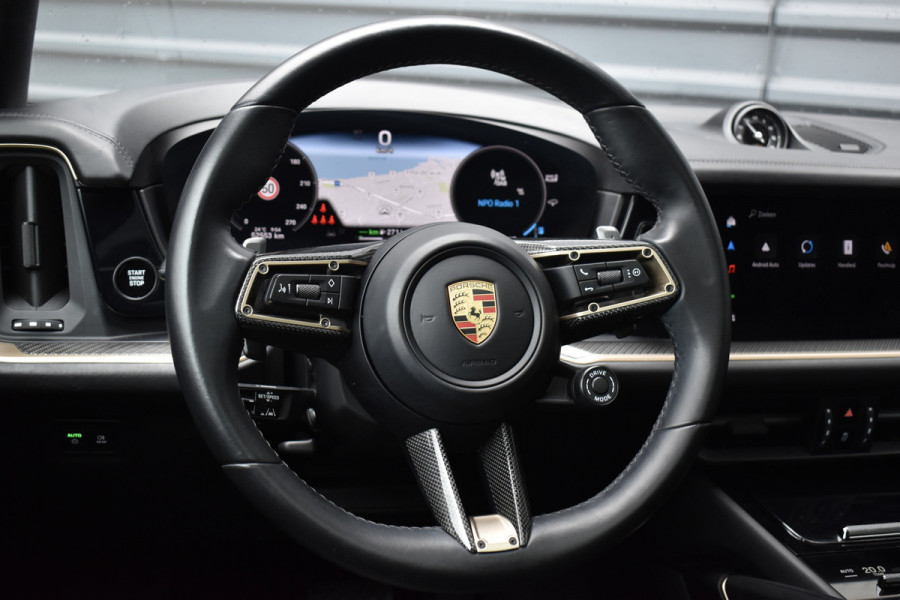 Porsche Cayenne Coupé 3.0 E-Hybrid Sport Design Carbon | Pano | Bijrijdersdisplay | ACC | Bose | 18-voudig Stoelen | 22'' Wielen |