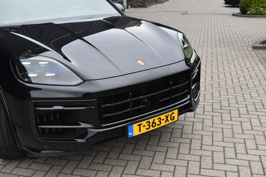 Porsche Cayenne Coupé 3.0 E-Hybrid Sport Design Carbon | Pano | Bijrijdersdisplay | ACC | Bose | 18-voudig Stoelen | 22'' Wielen |