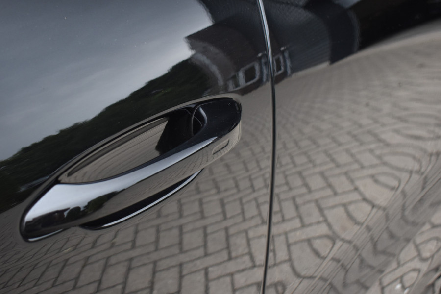 Porsche Cayenne Coupé 3.0 E-Hybrid Sport Design Carbon | Pano | Bijrijdersdisplay | ACC | Bose | 18-voudig Stoelen | 22'' Wielen |