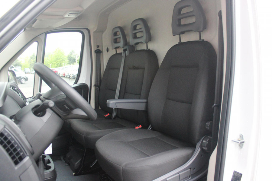 Fiat Ducato 33 2.2 MultiJet 140PK L3H2 | NIEUWE BUS! BPM VRIJ! | ACHTERUITRIJ CAMERA | APPLE CARPLAY/ANDROID AUTO | 3-ZITS | CRUISE CONTROL | CLIMATE CONTROL | DAB+ RADIO | DIGITALE COCKPIT |