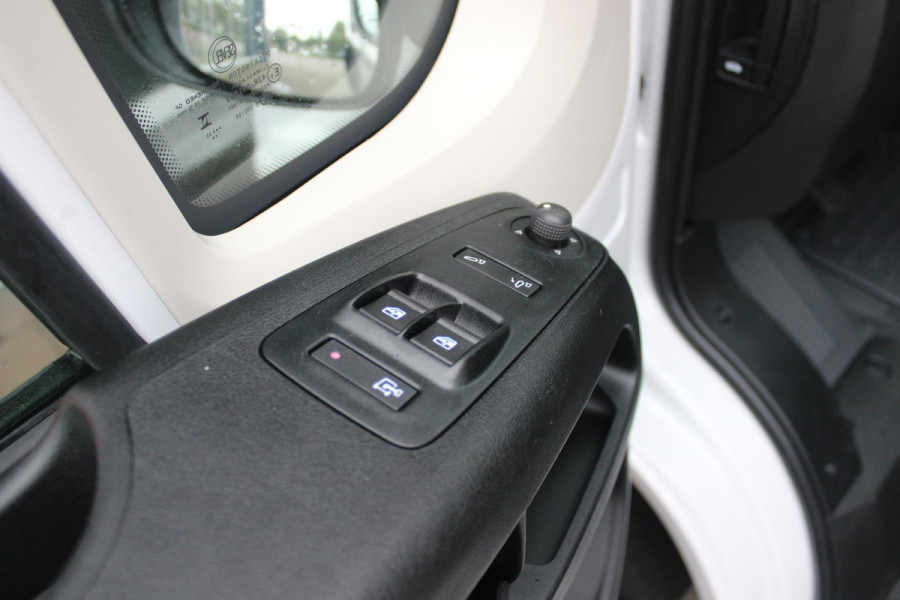 Fiat Ducato 33 2.2 MultiJet 140PK L3H2 | NIEUWE BUS! BPM VRIJ! | ACHTERUITRIJ CAMERA | APPLE CARPLAY/ANDROID AUTO | 3-ZITS | CRUISE CONTROL | CLIMATE CONTROL | DAB+ RADIO | DIGITALE COCKPIT |
