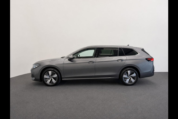 Volkswagen Passat Variant 1.5 eTSI Business Navigatie Apple Carplay Android Auto Camera Parkeerhulp Adaptive Cruise Control Stoel- en stuurverwarming Memory stoelen Virtual Cockpit Climate Control