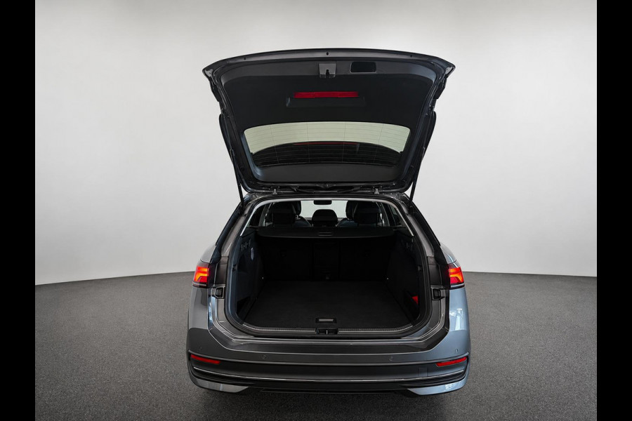 Volkswagen Passat Variant 1.5 eTSI Business Navigatie Apple Carplay Android Auto Camera Parkeerhulp Adaptive Cruise Control Stoel- en stuurverwarming Memory stoelen Virtual Cockpit Climate Control