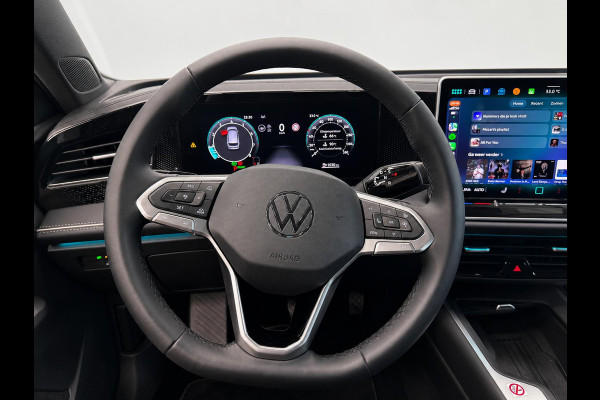 Volkswagen Passat Variant 1.5 eTSI Business Navigatie Apple Carplay Android Auto Camera Parkeerhulp Adaptive Cruise Control Stoel- en stuurverwarming Memory stoelen Virtual Cockpit Climate Control
