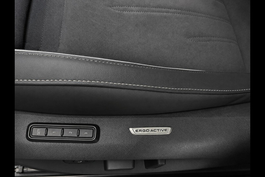 Volkswagen Passat Variant 1.5 eTSI Business Navigatie Apple Carplay Android Auto Camera Parkeerhulp Adaptive Cruise Control Stoel- en stuurverwarming Memory stoelen Virtual Cockpit Climate Control