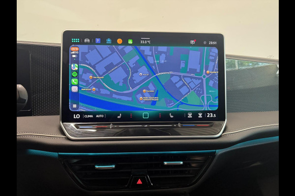 Volkswagen Passat Variant 1.5 eTSI Business Navigatie Apple Carplay Android Auto Camera Parkeerhulp Adaptive Cruise Control Stoel- en stuurverwarming Memory stoelen Virtual Cockpit Climate Control