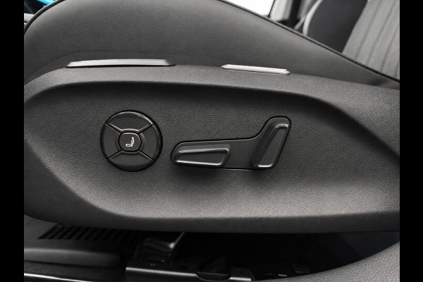 Volkswagen Passat Variant 1.5 eTSI Business Navigatie Apple Carplay Android Auto Camera Parkeerhulp Adaptive Cruise Control Stoel- en stuurverwarming Memory stoelen Virtual Cockpit Climate Control