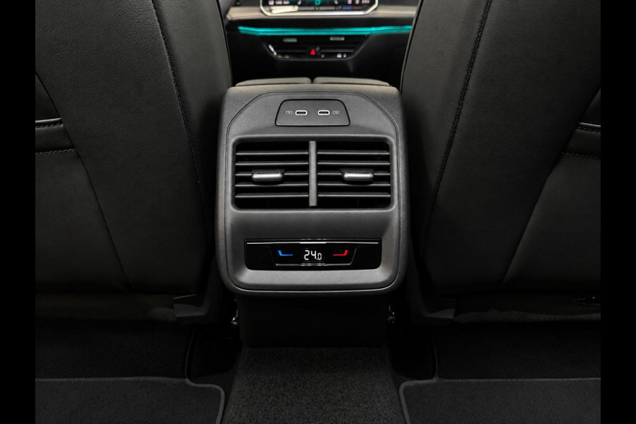 Volkswagen Passat Variant 1.5 eTSI Business Navigatie Apple Carplay Android Auto Camera Parkeerhulp Adaptive Cruise Control Stoel- en stuurverwarming Memory stoelen Virtual Cockpit Climate Control