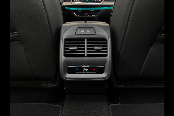 Volkswagen Passat Variant 1.5 eTSI Business Navigatie Apple Carplay Android Auto Camera Parkeerhulp Adaptive Cruise Control Stoel- en stuurverwarming Memory stoelen Virtual Cockpit Climate Control