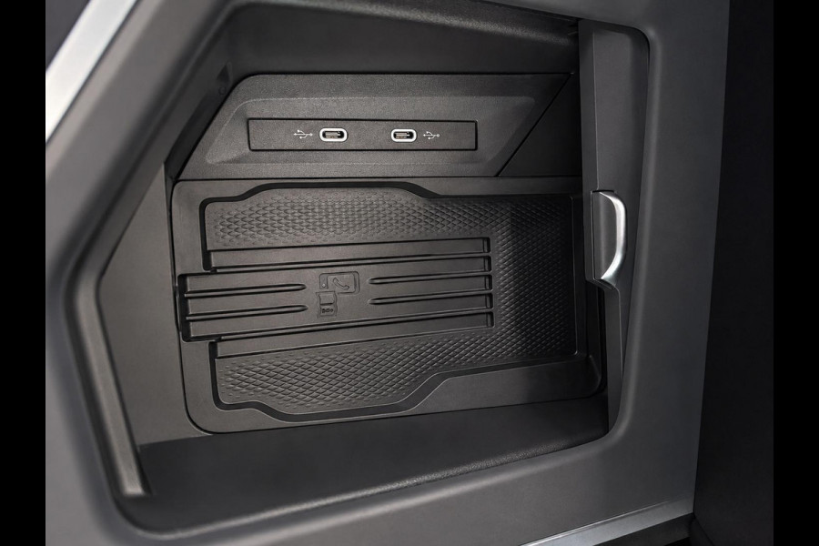 Volkswagen Passat Variant 1.5 eTSI Business Navigatie Apple Carplay Android Auto Camera Parkeerhulp Adaptive Cruise Control Stoel- en stuurverwarming Memory stoelen Virtual Cockpit Climate Control