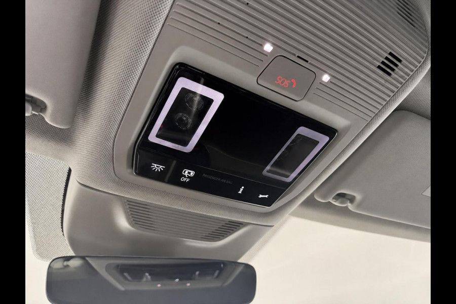 Volkswagen Passat Variant 1.5 eTSI Business Navigatie Apple Carplay Android Auto Camera Parkeerhulp Adaptive Cruise Control Stoel- en stuurverwarming Memory stoelen Virtual Cockpit Climate Control