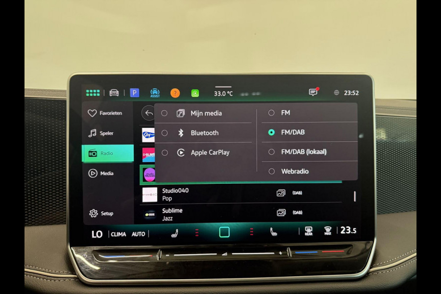 Volkswagen Passat Variant 1.5 eTSI Business Navigatie Apple Carplay Android Auto Camera Parkeerhulp Adaptive Cruise Control Stoel- en stuurverwarming Memory stoelen Virtual Cockpit Climate Control