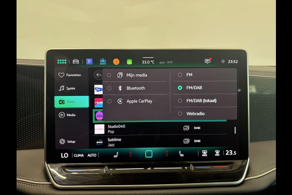 Volkswagen Passat Variant 1.5 eTSI Business Navigatie Apple Carplay Android Auto Camera Parkeerhulp Adaptive Cruise Control Stoel- en stuurverwarming Memory stoelen Virtual Cockpit Climate Control