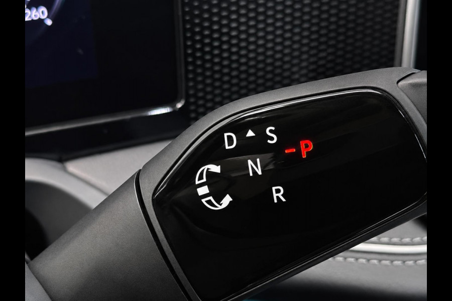 Volkswagen Passat Variant 1.5 eTSI Business Navigatie Apple Carplay Android Auto Camera Parkeerhulp Adaptive Cruise Control Stoel- en stuurverwarming Memory stoelen Virtual Cockpit Climate Control