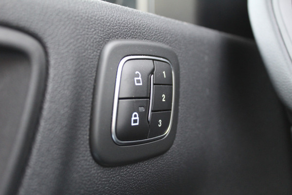 Ford Kuga 2.5 PHEV Vignale | Head-up | BLIS | Adaptieve cruise | B&O | Trekhaak