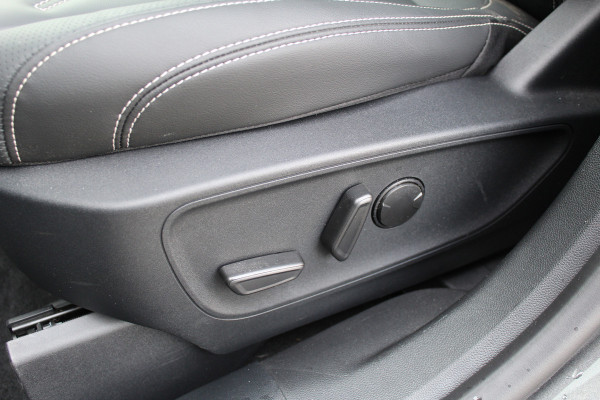 Ford Kuga 2.5 PHEV Vignale | Head-up | BLIS | Adaptieve cruise | B&O | Trekhaak
