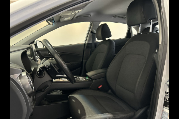 Hyundai Kona EV Comfort 39 kWh SOH 95,2% | Verwarmde stoelen | Digitaal dashboard | Warmtepomp | Navigatie