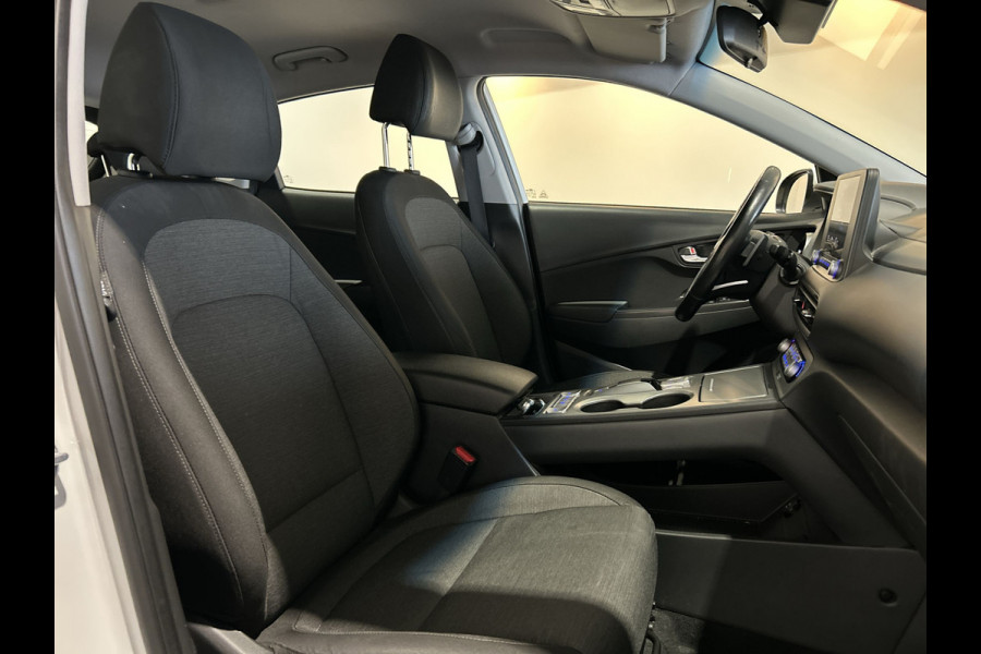 Hyundai Kona EV Comfort 39 kWh SOH 95,2% | Verwarmde stoelen | Digitaal dashboard | Warmtepomp | Navigatie