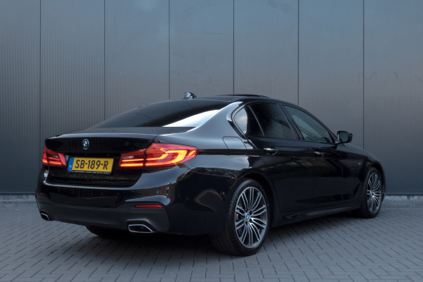 BMW 5 Serie 530i High Executive | M-pakket | Elek. voorstoelen met geheugen | Stoelverwarming | Panoramadak | Klepsysteem