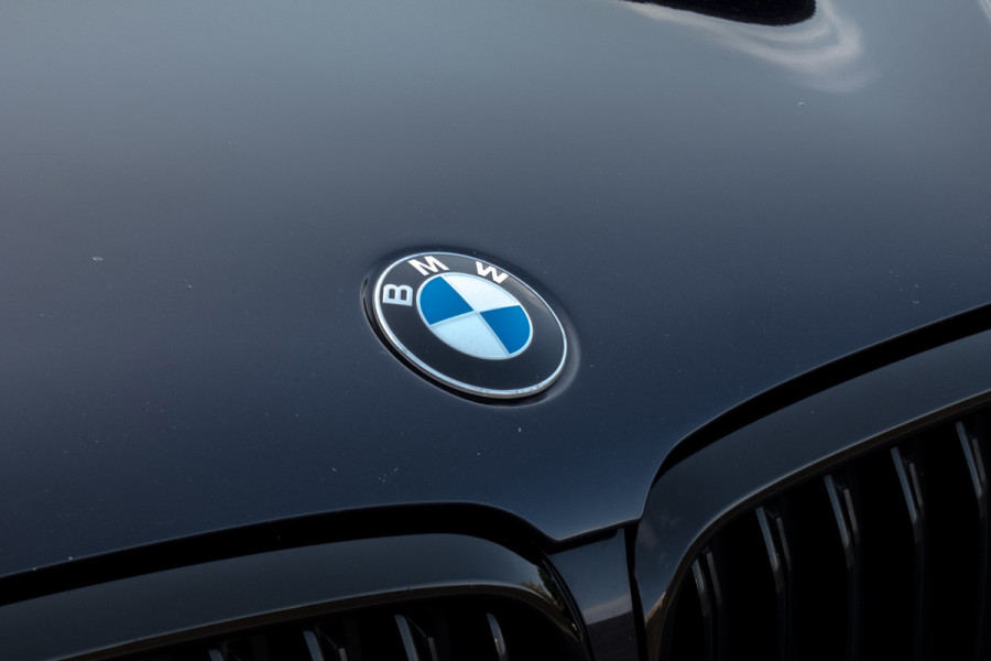 BMW 5 Serie 530i High Executive | M-pakket | Elek. voorstoelen met geheugen | Stoelverwarming | Panoramadak | Klepsysteem