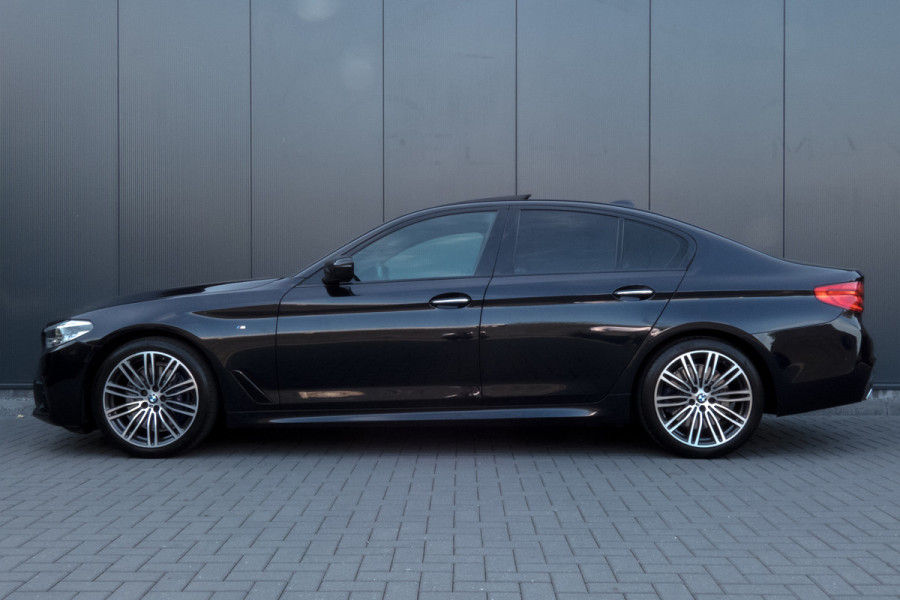 BMW 5 Serie 530i High Executive | M-pakket | Elek. voorstoelen met geheugen | Stoelverwarming | Panoramadak | Klepsysteem